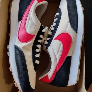 WMNS nike